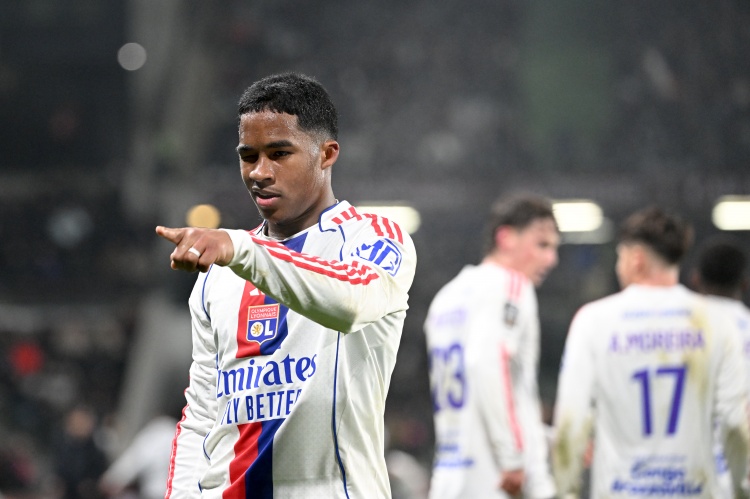 维拉纽瓦：当易建联替补让我生气 他走后我打出生涯最佳赛季